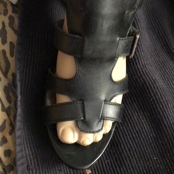 Guess  size 10  black Strappy heels with platform for comfort - Picture 4 of 16
